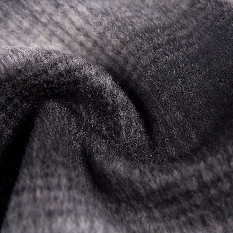 Schwarzgrau karierter, gebürsteter Fleecestoff ZZH24010